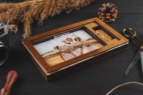 Коробочка Perfection Frame для фото 10x15 см и флешку